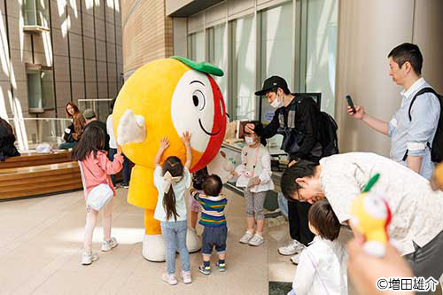 ミュートンとこどもたち 写真
